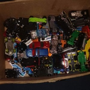 Over 30 hot wheels